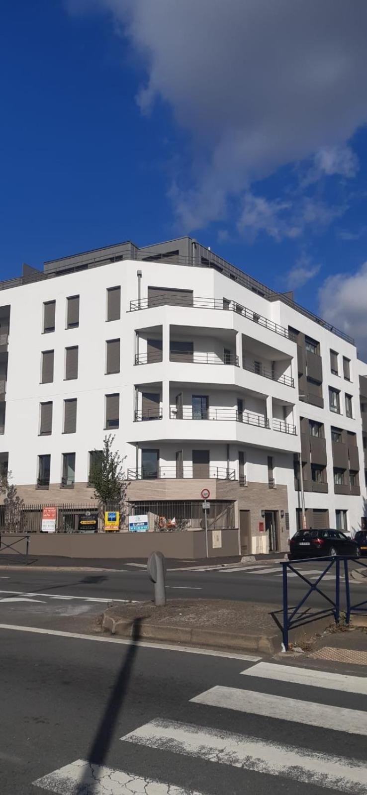 Charme Citadin Apartment Villemomble Exterior foto