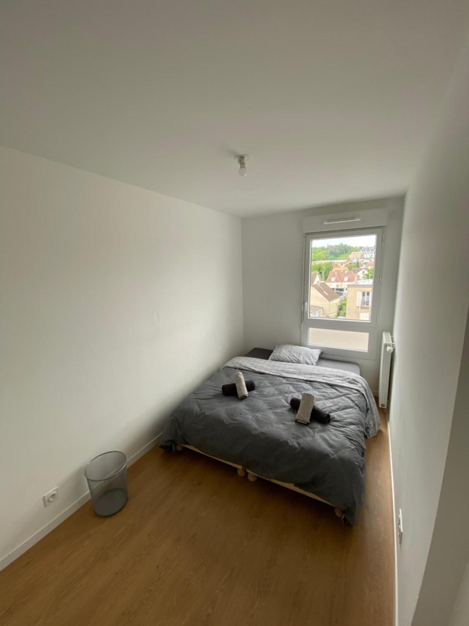 Charme Citadin Apartment Villemomble Exterior foto