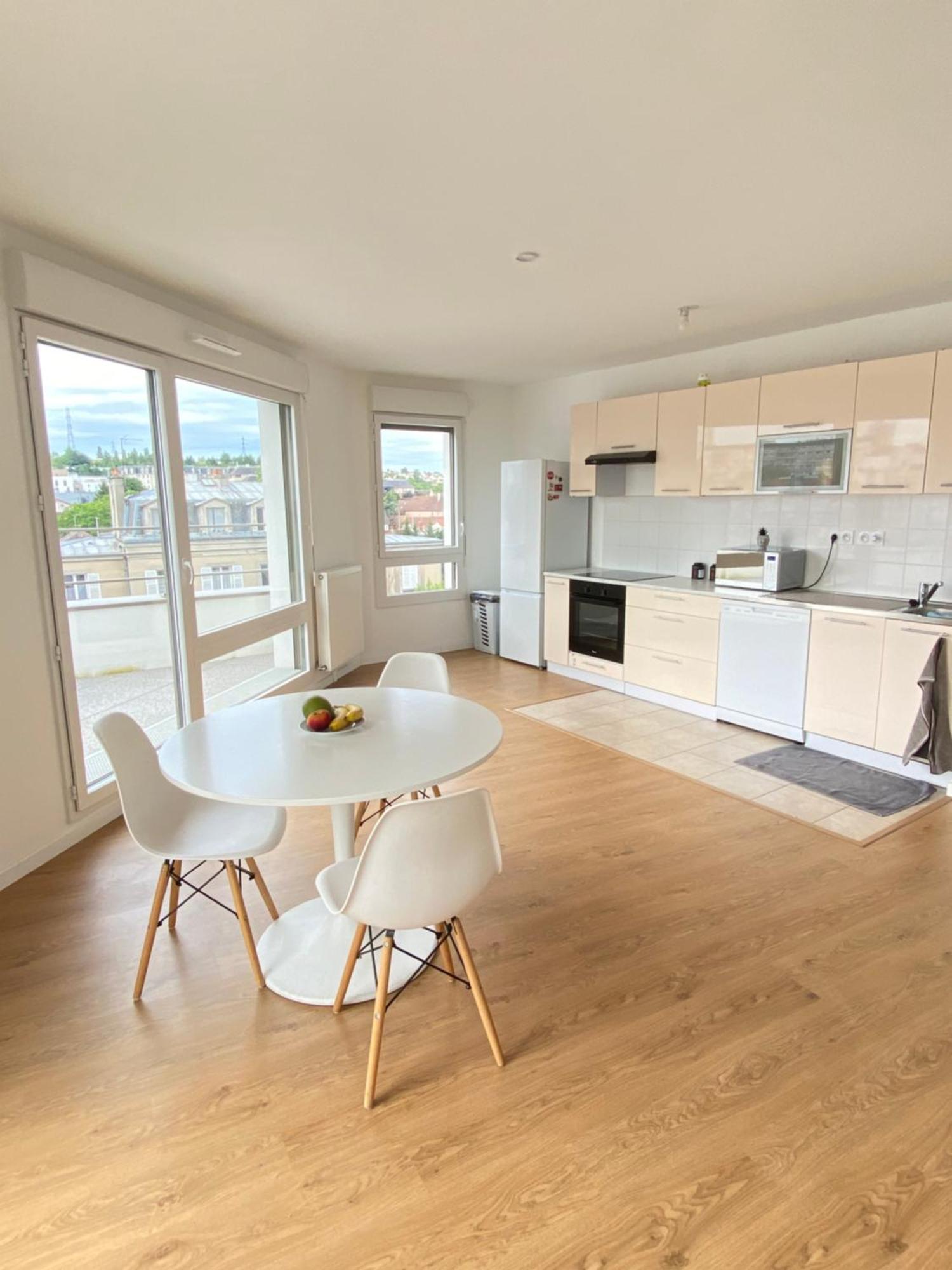 Charme Citadin Apartment Villemomble Exterior foto