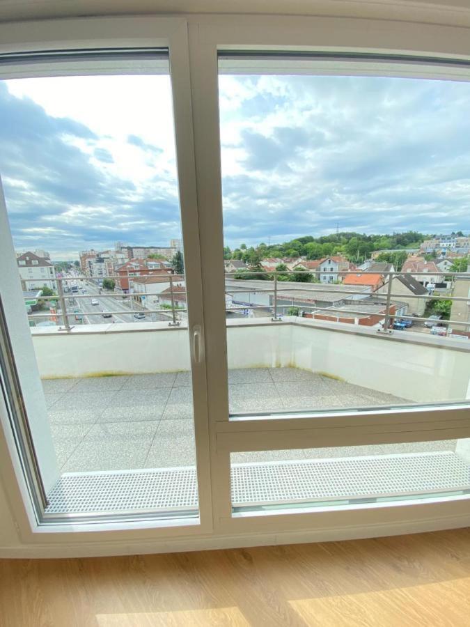 Charme Citadin Apartment Villemomble Exterior foto
